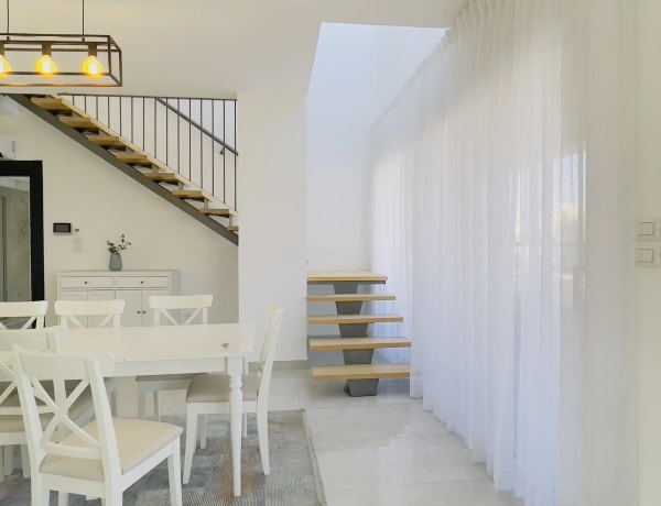 Elegant Duplex Rooftop Apartment – Jabal Al-Lweibdeh