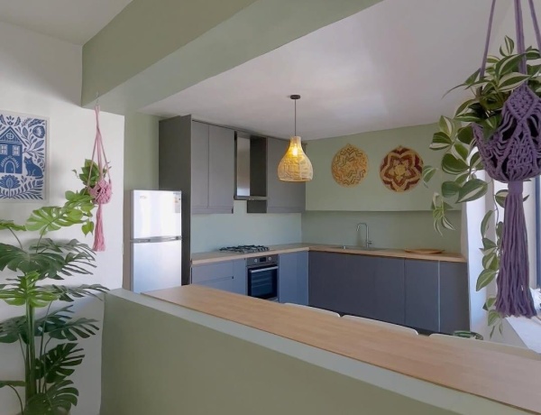 Cozy One-Bedroom Apartment with Balcony Near Rainbow Street | Jabal Amman