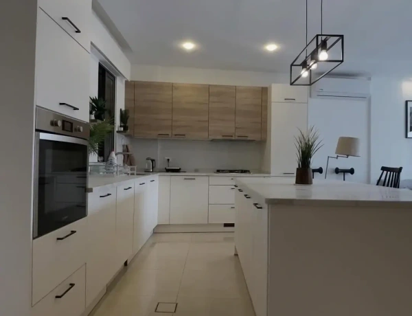 Cozy Apartment for Rent in Jabal Al-Weibdeh