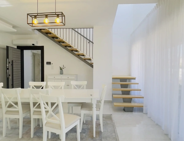 Elegant Duplex Rooftop Apartment – Jabal Al-Lweibdeh
