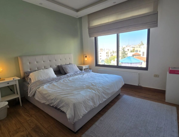 Sunny Weibdeh Apartment