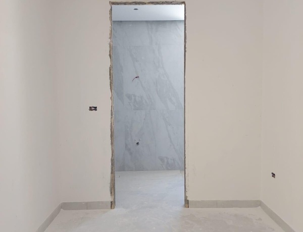 Luxury 4-Bedrooms Duplex Apartment with Roof - 4th Circle, Amman