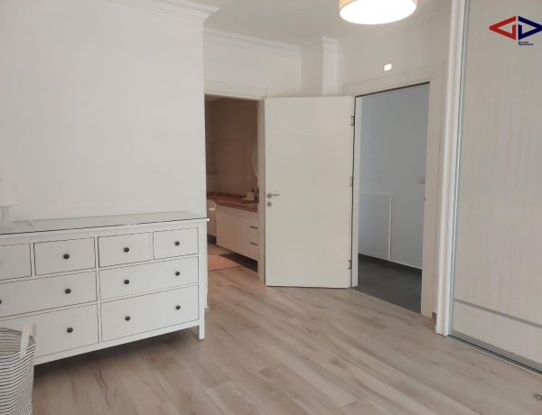 Modern Fully Furnished Apartment with Private Entrance for Rent – Al-Weibdeh