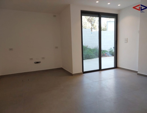 Luxury 3-Bedrooms Semi Ground Apartment with Garden - 4th Circle,Amman