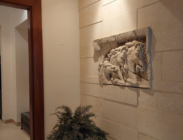 Luxury 4-Bedrooms Apartment with Spacious Balcony - 4th Circle, Amman