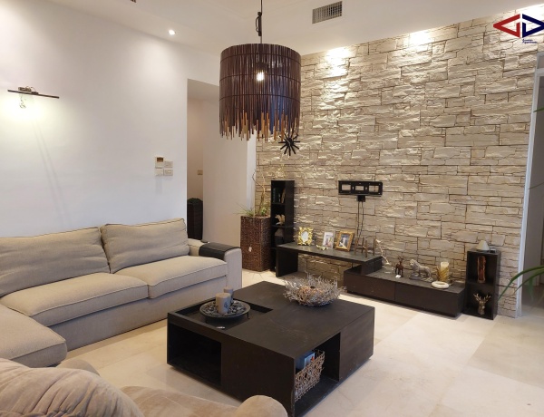 Luxury 4-Bedrooms Apartment with Spacious Balcony - 4th Circle, Amman