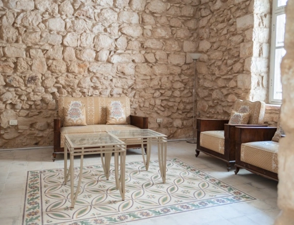 2-Bedroom Apartment for Rent in Jabal Al-Weibdeh, Amman – 150 sqm