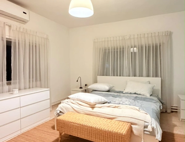 2-Bedroom Apartment for Rent in Jabal Al-Weibdeh, Amman – 150 SQM