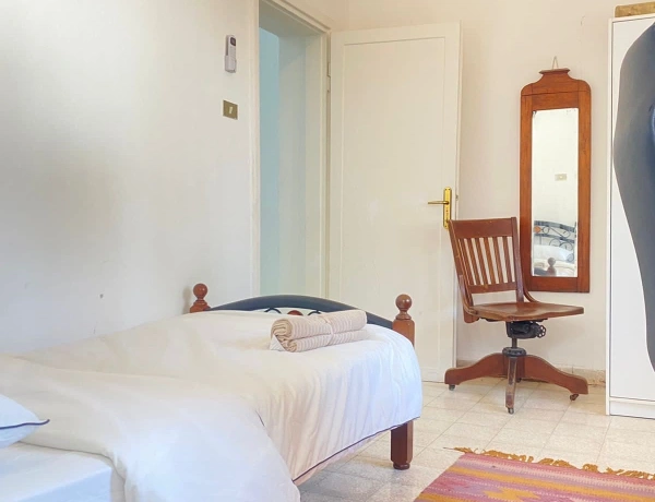 Furnished 3-Bedroom Apartment with Balconies for Rent in Rainbow Street, Jabal Amman
