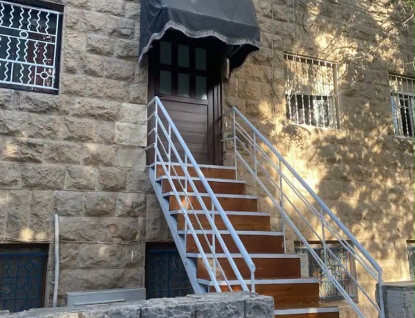 Furnished 3-Bedroom Apartment with Balconies for Rent in Rainbow Street, Jabal Amman