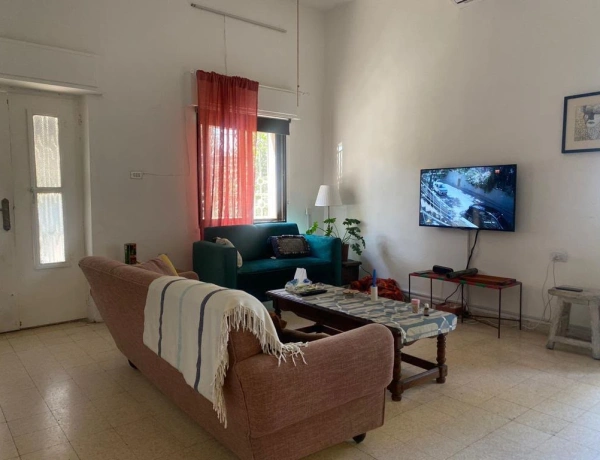 Furnished 3-Bedroom Apartment with Balconies for Rent in Rainbow Street, Jabal Amman
