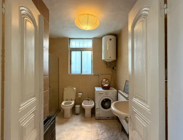Charming 2-Bedroom Garden Apartment in Jabal Amman