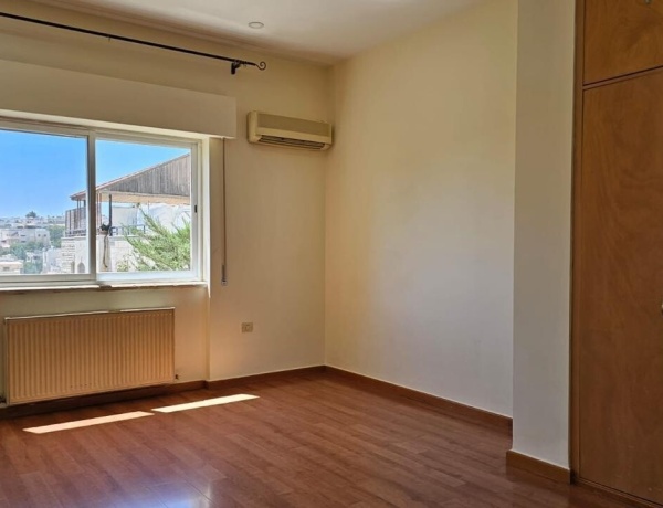 Luxury 3-Bedroom Ground Floor Duplex with Garden for Rent in 4th Circle, Amman
