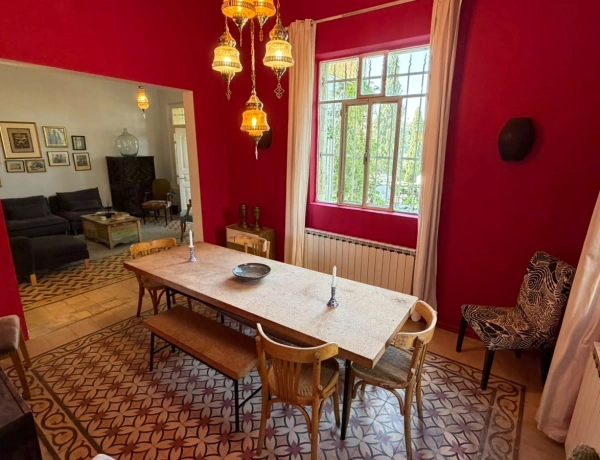 Charming 2-Bedroom Garden Apartment in Jabal Amman