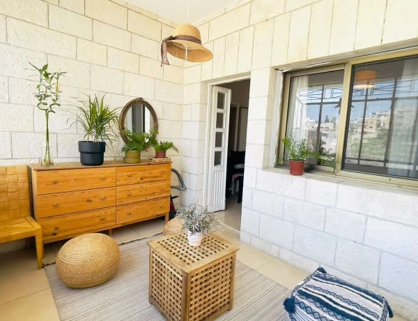 Modern 1-Bedroom Apartment with Private Terrace in Jabal Al Weibdeh