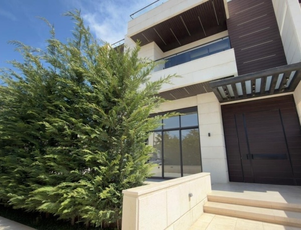 Luxury 5-Bedroom Villa with Pool & Rooftop in Abdoun, Amman