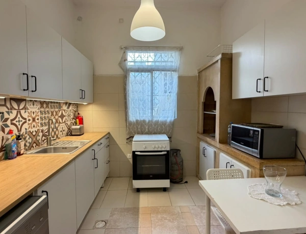 Charming 2-Bedroom Garden Apartment in Jabal Amman