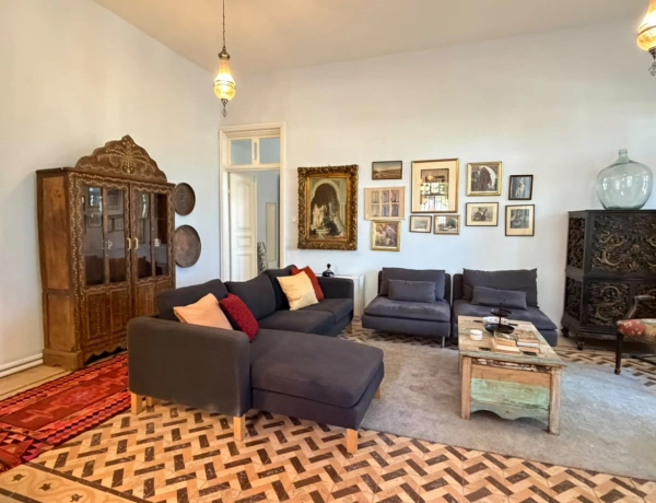 Charming 2-Bedroom Garden Apartment in Jabal Amman