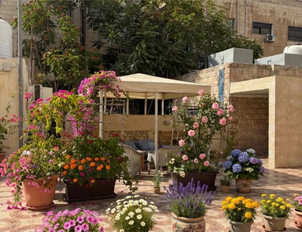 Modern 1-Bedroom Apartment with Private Terrace in Jabal Al Weibdeh