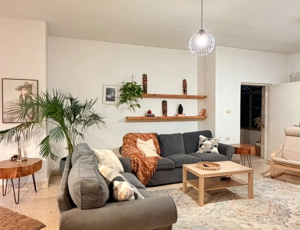 2-Bedroom Apartment for Rent in Jabal Al-Weibdeh, Amman – 150 SQM
