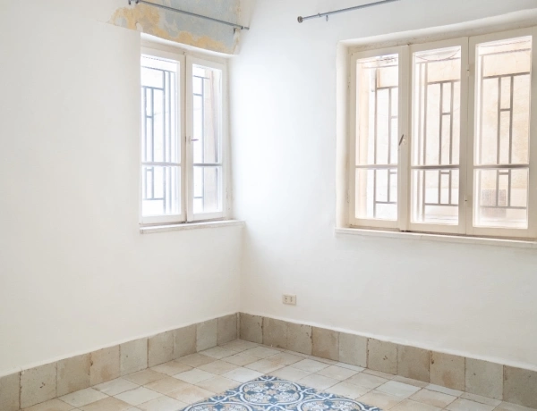 2-Bedroom Apartment for Rent in Jabal Al-Weibdeh, Amman – 150 sqm