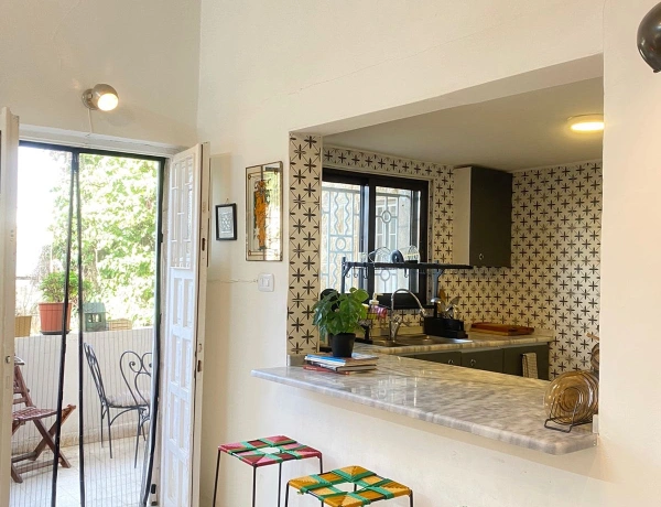 Furnished 3-Bedroom Apartment with Balconies for Rent in Rainbow Street, Jabal Amman