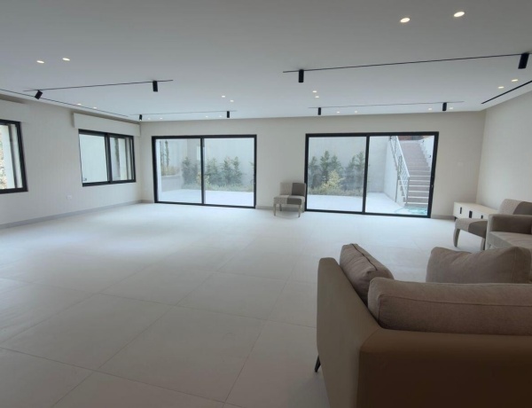 Luxury Apartment for Rent in Abdoun – 250 sqm, 4 Bedrooms with Terrace