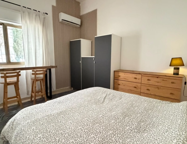 1-Bedroom Apartment for Rent in Jabal Al Weibdeh – 60 sqm