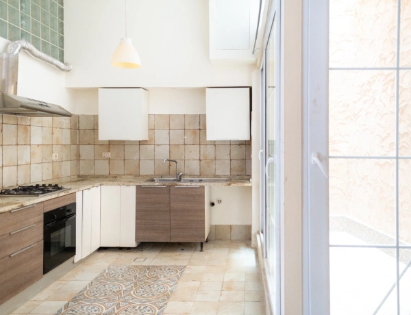 2-Bedroom Apartment for Rent in Jabal Al-Weibdeh, Amman – 150 sqm