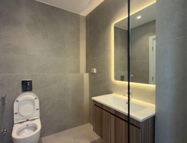 Luxury Duplex Rooftop Apartment for Rent in Jabal Al-Weibdeh – 3 Master Bedrooms, 190 sqm