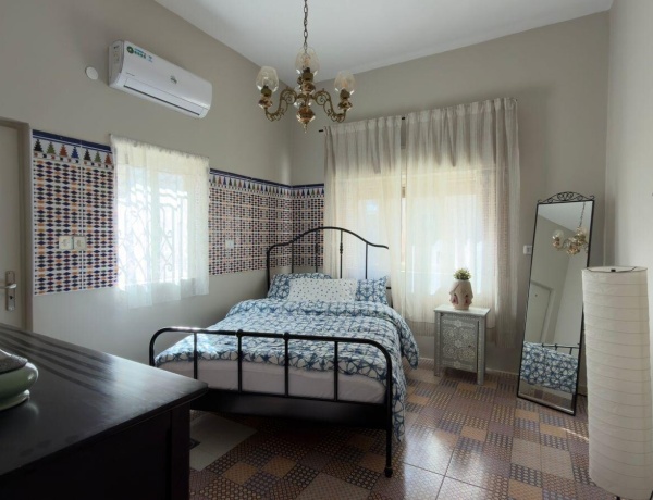 Spacious Apartment for Rent in Jabal Al Weibdeh – 3 Bedrooms, 2 Bathrooms, 2 Balconies, 150 sqm