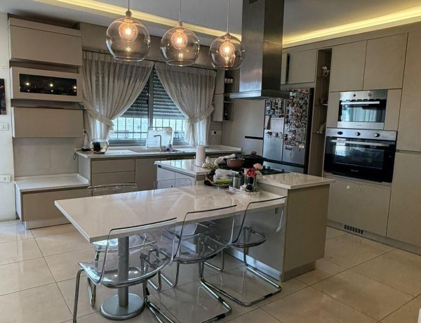 Spacious Apartment for Sale in Deir Ghbar – 193 sqm