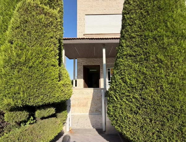 4-Bedroom Duplex with Private Pool for Rent in Abdoun, Amman