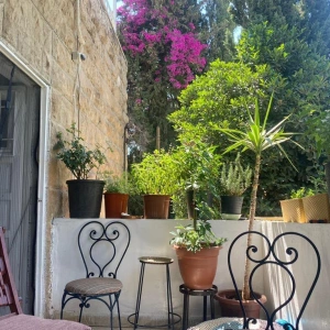 Furnished 3-Bedroom Apartment with Balconies for Rent in Rainbow Street, Jabal Amman
