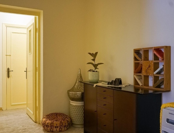 Luxurious 2-Bedroom Apartment with Garden | Modern & Elegant Living