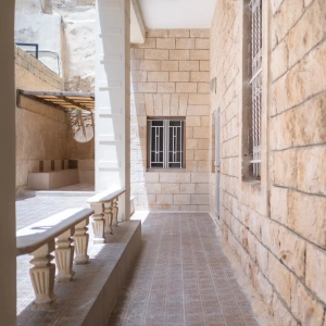 2-Bedroom Apartment for Rent in Jabal Al-Weibdeh, Amman – 150 sqm