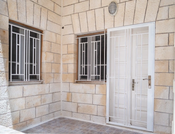 2-Bedroom Apartment for Rent in Jabal Al-Weibdeh, Amman – 150 sqm