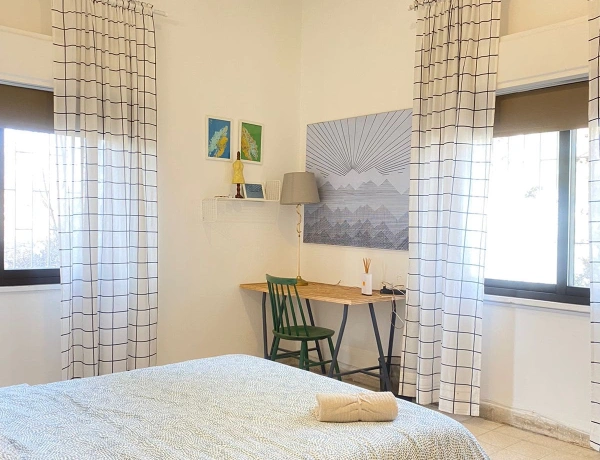 Furnished 3-Bedroom Apartment with Balconies for Rent in Rainbow Street, Jabal Amman