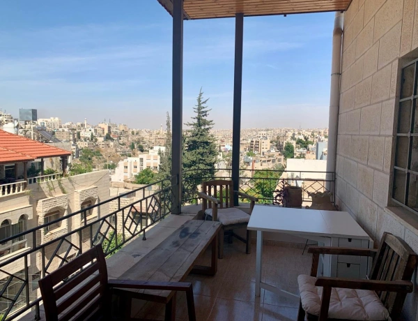 90 sqm 2-Bedroom Apartment with Rooftop Access & Beautiful Views