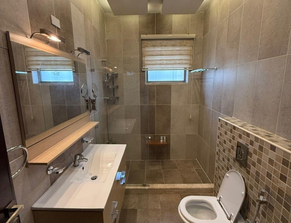 Luxury Apartment with Garden & 2 Garages for Sale | 3 Bedrooms