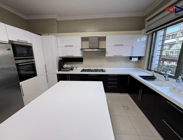 Luxury Apartment with Garden & 2 Garages for Sale | 3 Bedrooms