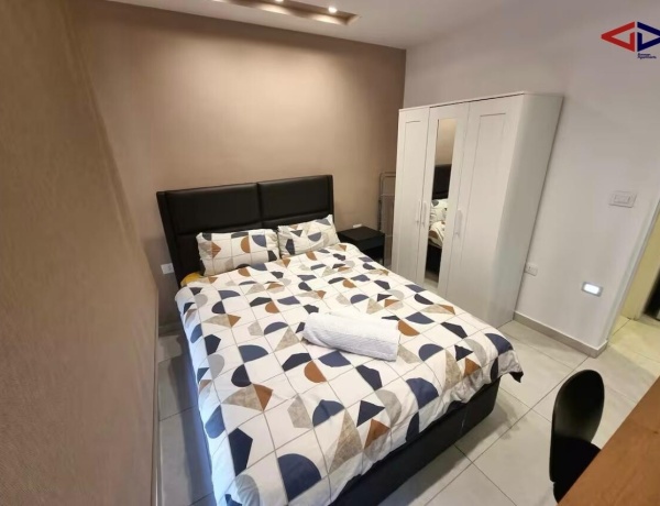 Studio with Front Patio @ No7 Boutique Apartments
