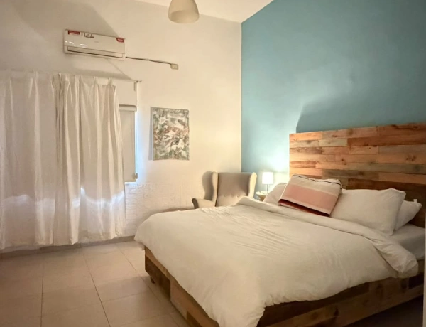Cozy 1-Bedroom Apartment with Terrace in Jabal Al Weibdeh