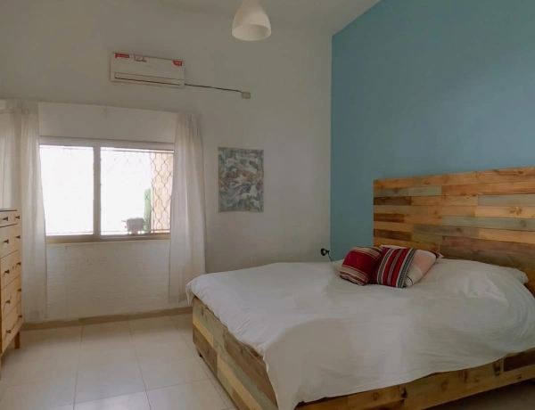 Cozy 1-Bedroom Apartment with Terrace in Jabal Al Weibdeh