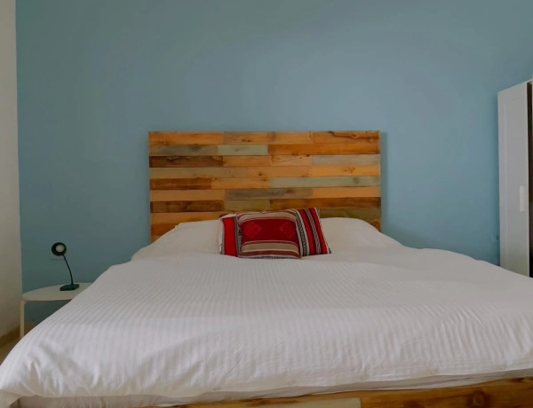 Cozy 1-Bedroom Apartment with Terrace in Jabal Al Weibdeh