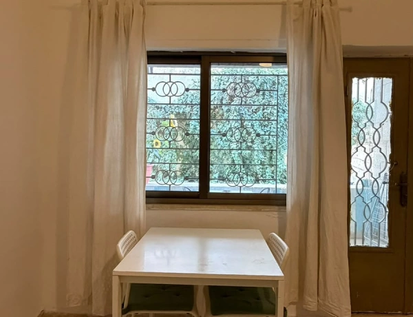 Cozy 1-Bedroom Apartment with Terrace in Jabal Al Weibdeh