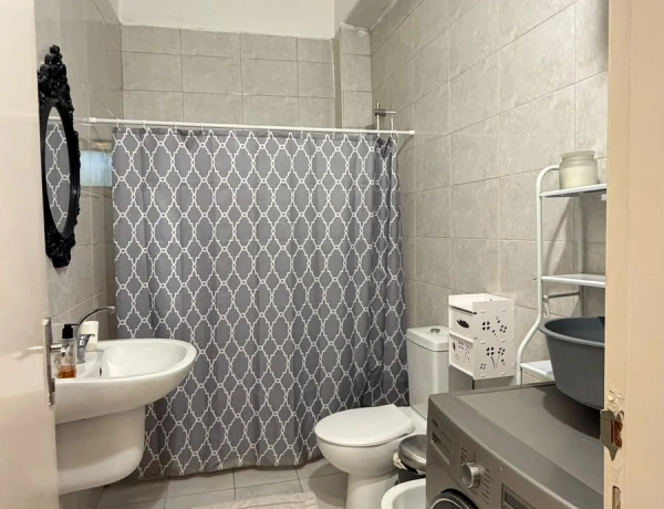 Cozy 1-Bedroom Apartment with Terrace in Jabal Al Weibdeh