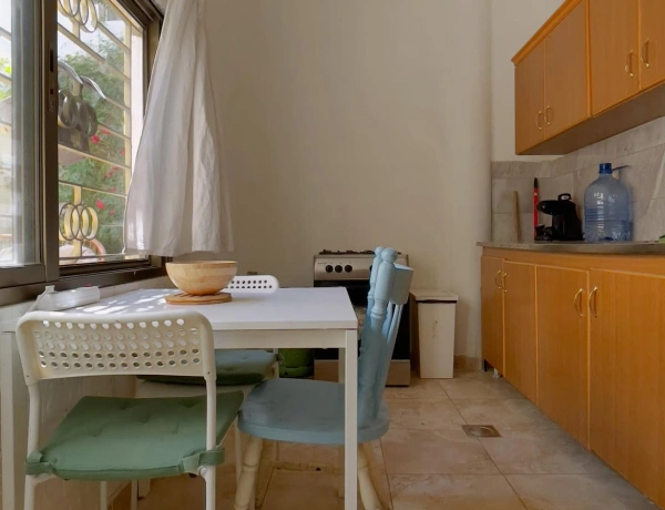 Cozy 1-Bedroom Apartment with Terrace in Jabal Al Weibdeh
